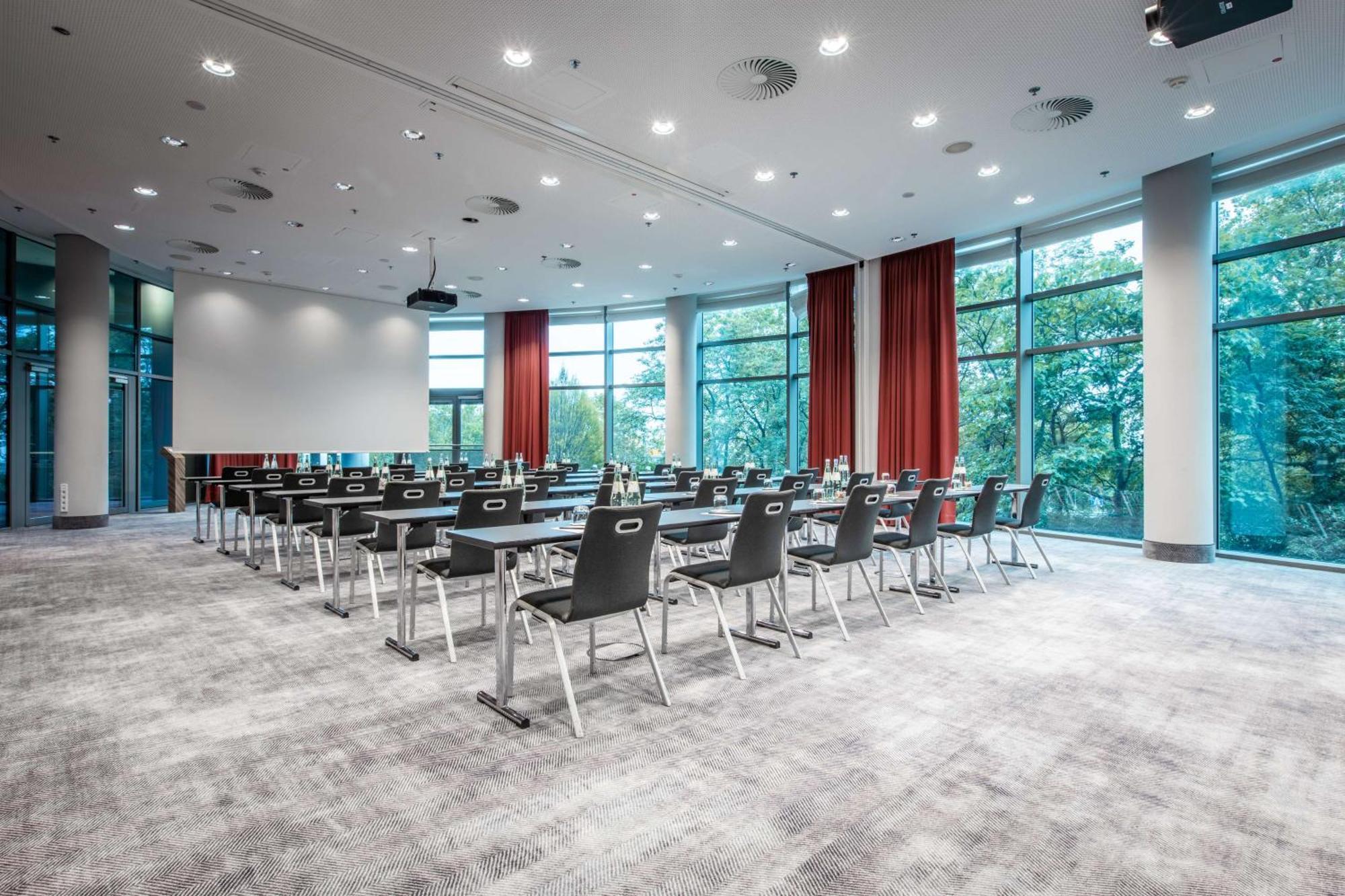 Radisson Blu Frankfurt 4*